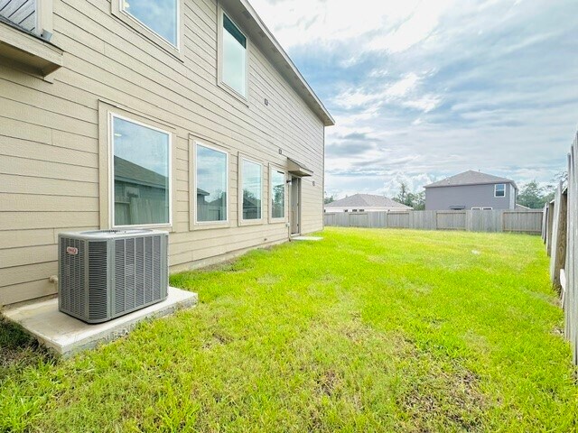 Building Photo - 2711 Pheasant Hl Ct