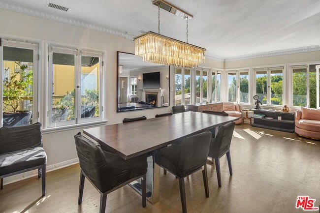 Building Photo - 1328 Londonderry View Dr