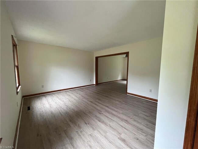 Building Photo - 417 Buena Vista Dr