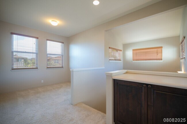 Building Photo - $4700.00 | 4BD/3BA Single Family Home In S...