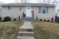 Building Photo - 2317 Roslyn Ave