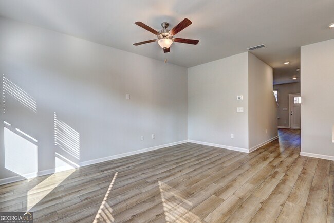 Building Photo - 479 Payne Dr