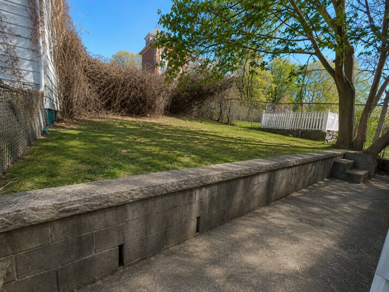 Building Photo - 1403 Methyl St