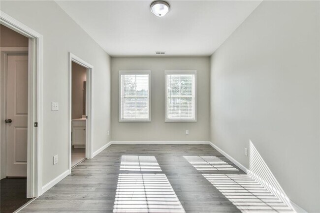 Building Photo - 354 Provenance Dr