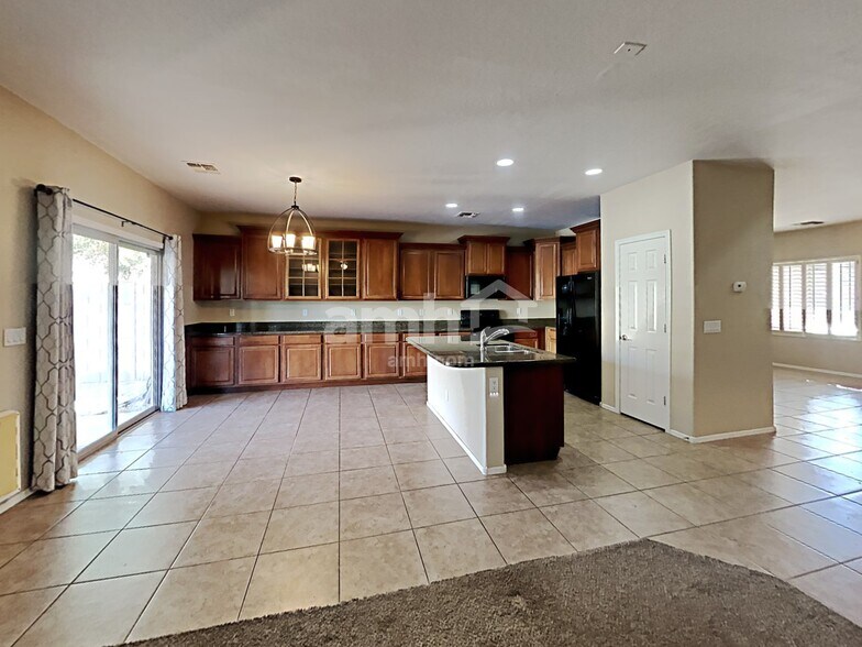 Building Photo - 7024 W Branham Ln