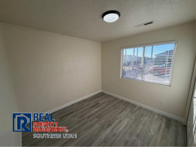 Building Photo - Remolded 3 Bedroom near Costco