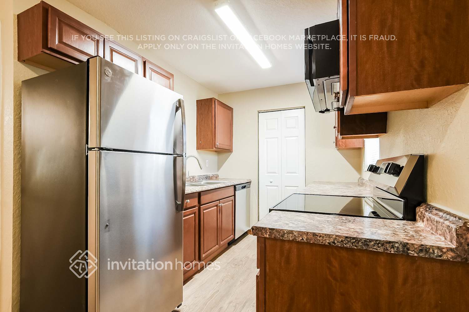 Building Photo - 1333 Pleasantview Dr