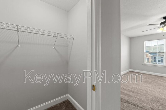 Building Photo - 2054 Reserve Ln