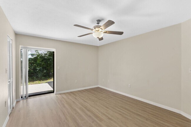 Building Photo - South Venice Annual Pool Home for Rent