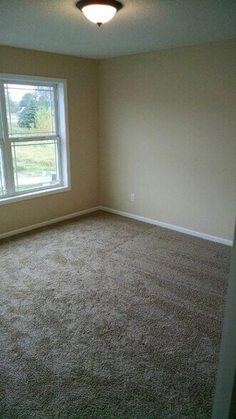 Building Photo - 6788 Gingham Ct