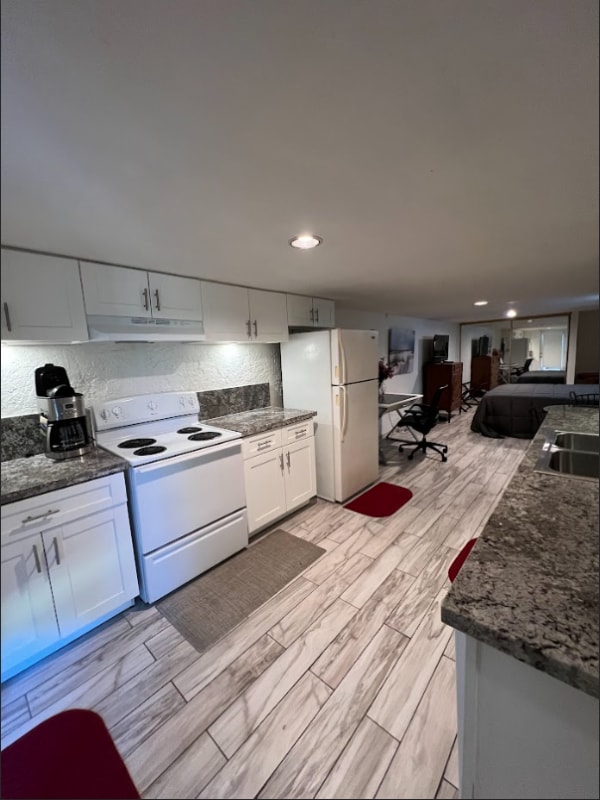 Building Photo - 2387 Mt Olympus Dr