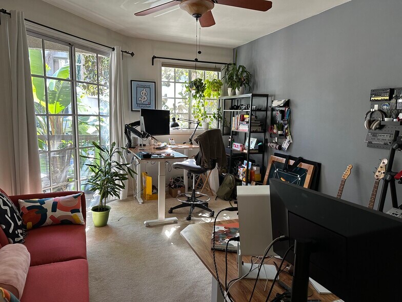 Fan and office setup - 10021 Tabor Street