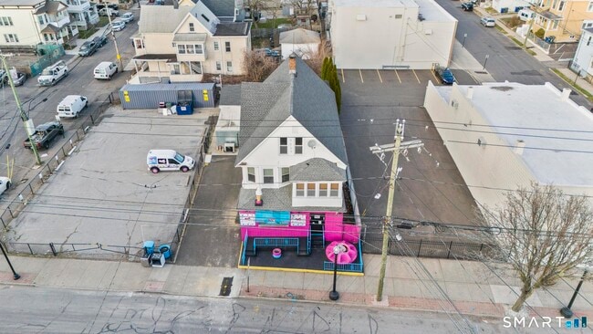 Building Photo - 712 Madison Ave