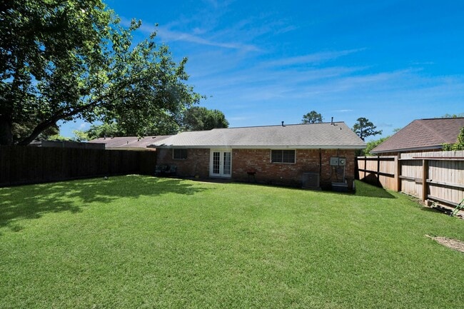 Building Photo - 7414 Battlewood Dr