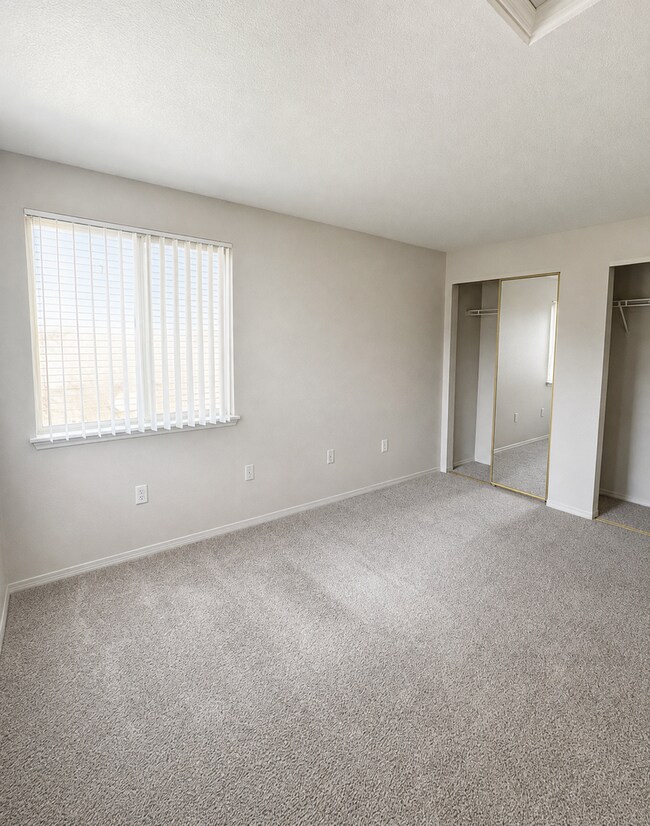 Building Photo - FREE August Rent! Spacious 1-Bedroom with Vaulted Ceilings & In-Unit Laundry!