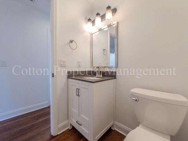 Building Photo - 4BR/2.5BA Pet Friendly home – BONUS Electricity Included! – Close to Beach & Shopping – $2,600/month