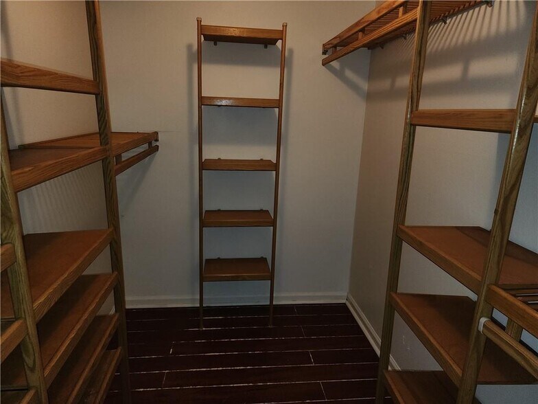 Building Photo - 7001 Environ Blvd