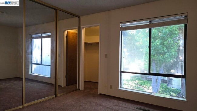 Building Photo - 6125 Thornton Ave
