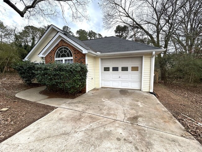 Building Photo - East Athens 3br Home FOR LEASE