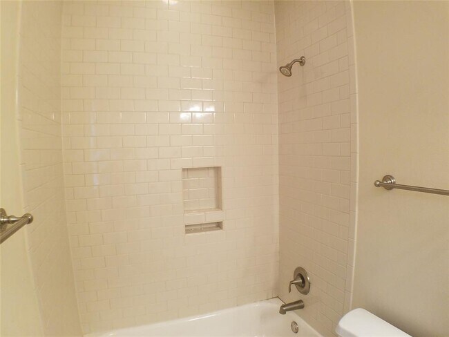 Building Photo - 5408 Evans Ave