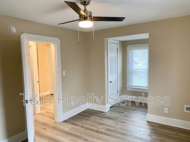 Building Photo - 6155 Broadway St