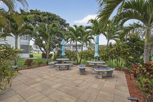 Building Photo - 155 Windsor G