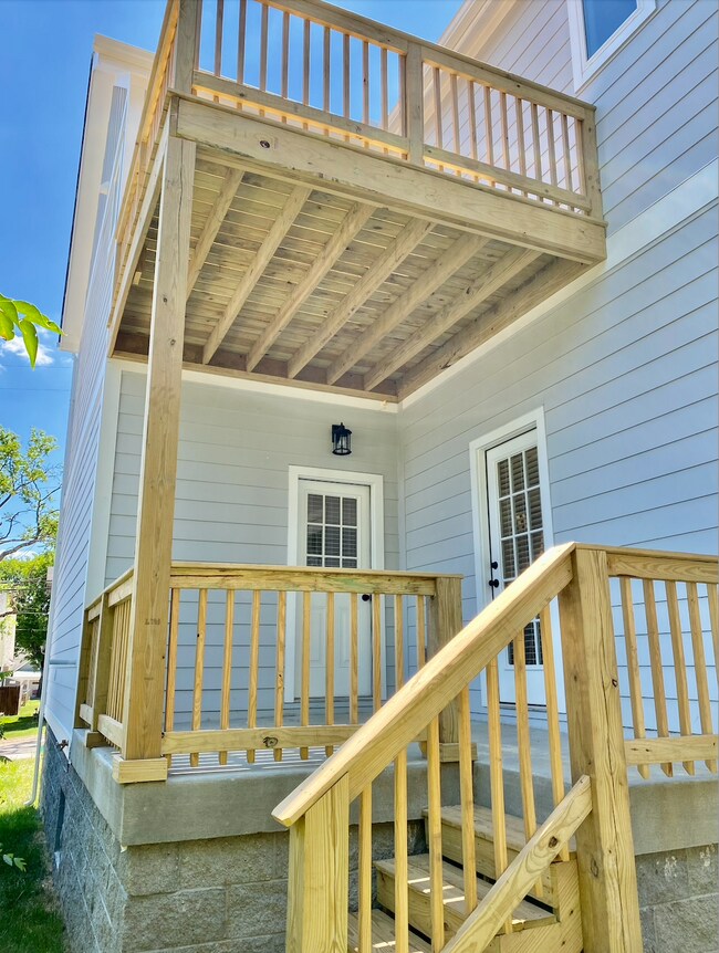 Building Photo - 1001 Thomas Ave