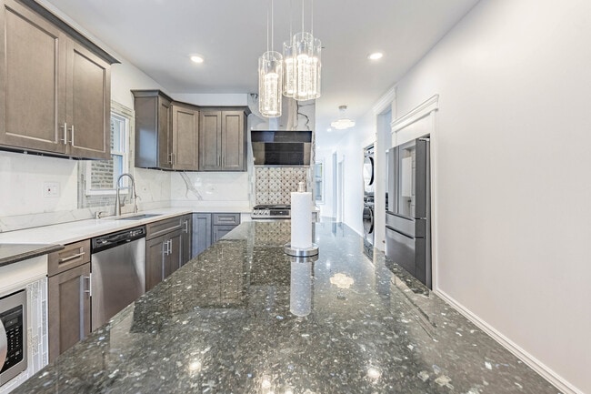 Building Photo - 7219 S Peoria St