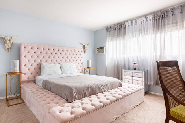 Building Photo - 960 Larrabee St