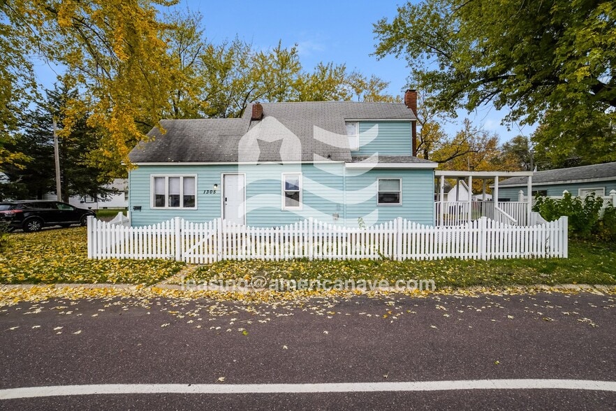 Building Photo - 1305 N 2nd St