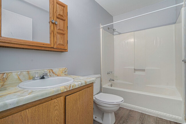 Building Photo - 5955 Briarcliff Ln