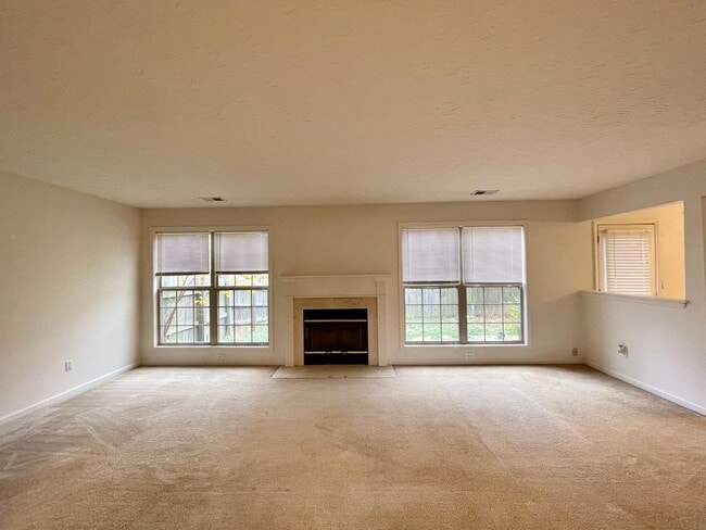 Building Photo - COMING SOON! Lovely, Upscale Home! All Ele...