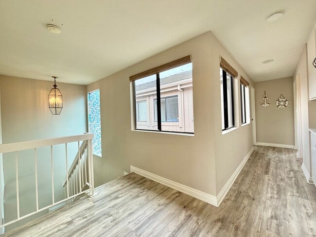 Building Photo - Oxnard | 3 Bed 2.5 Bath | Harborfront Have...