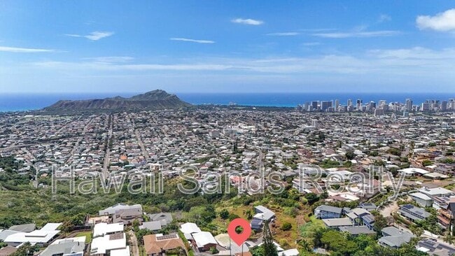 Building Photo - 3901 Maunahilu Pl