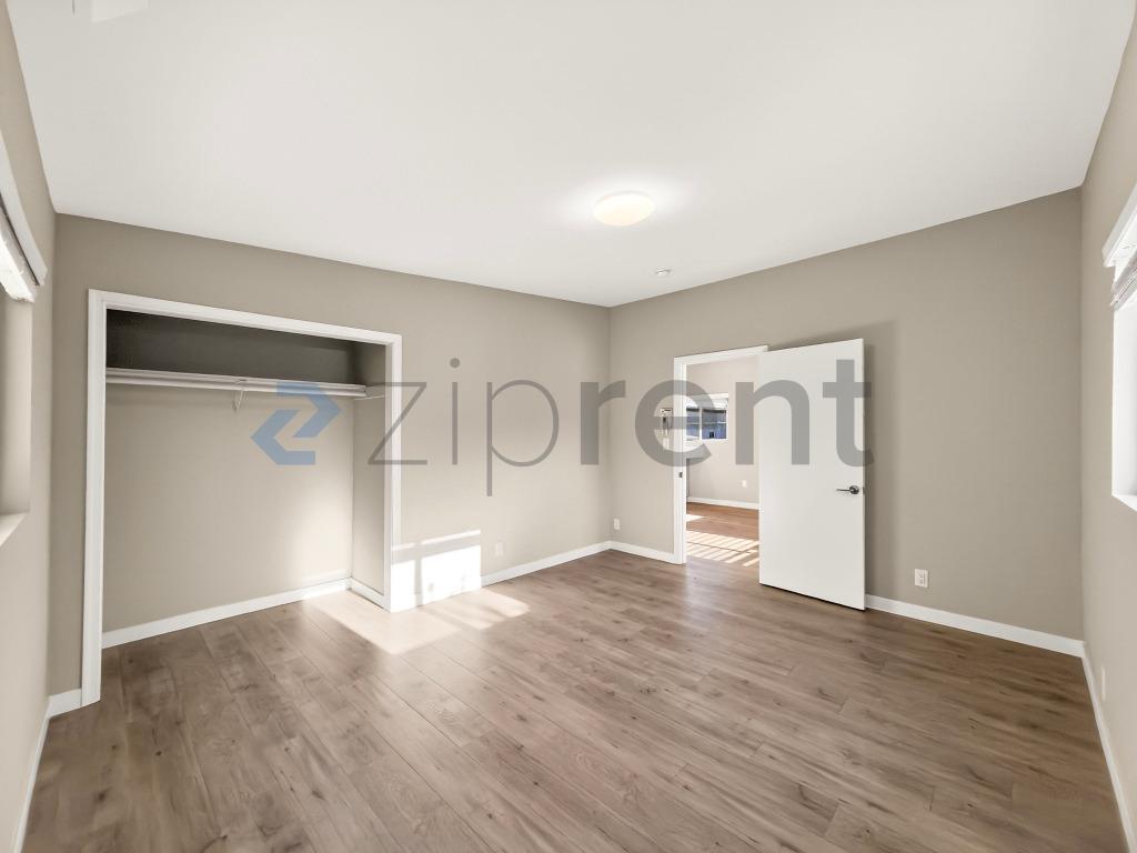 Building Photo - 3233 Easy Ave