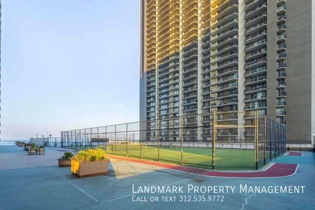 Building Photo - 6033 N Sheridan-Unit 35D