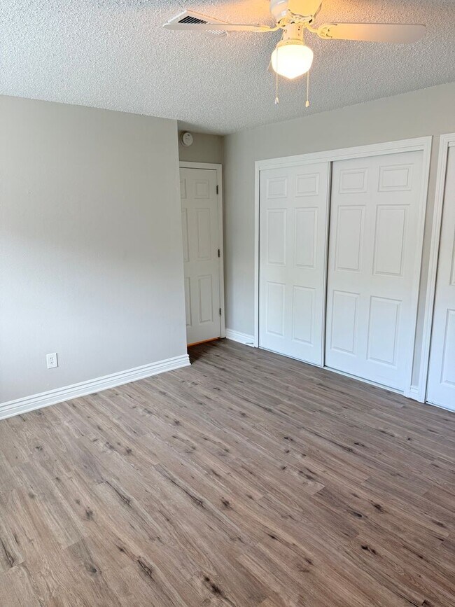 Building Photo - 4015 Stonedike Dr