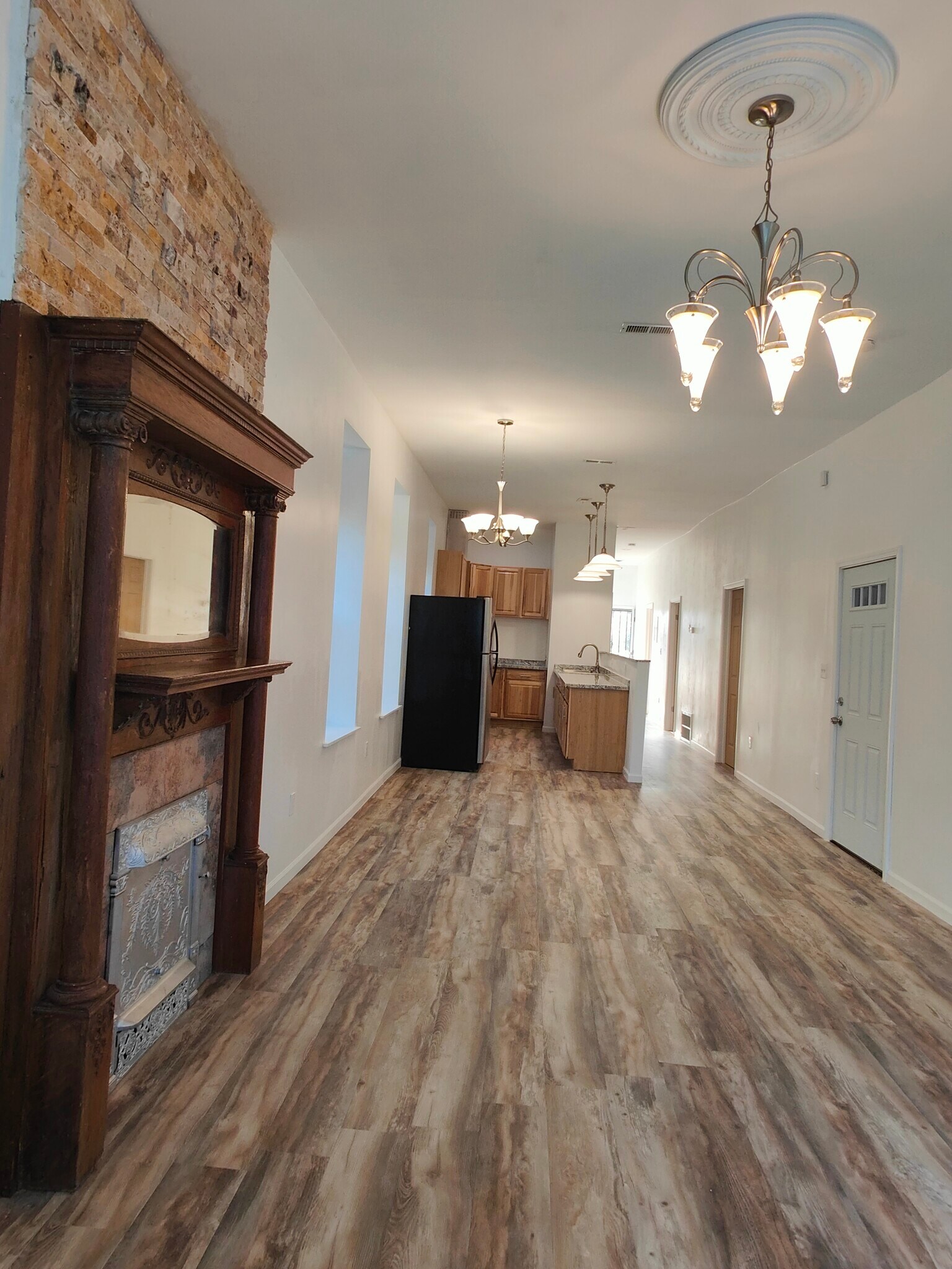 Building Photo - 1326 S Troy St