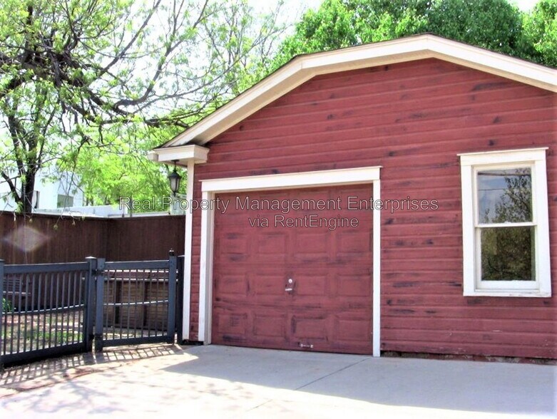 Building Photo - 500 NW 35th St