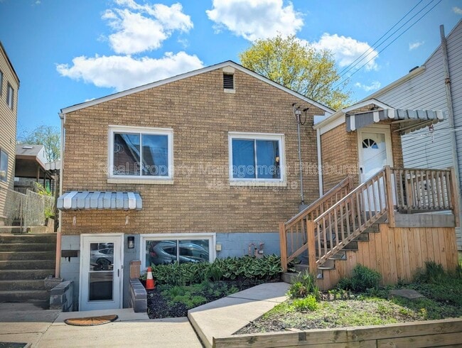 Building Photo - 433 Ella St