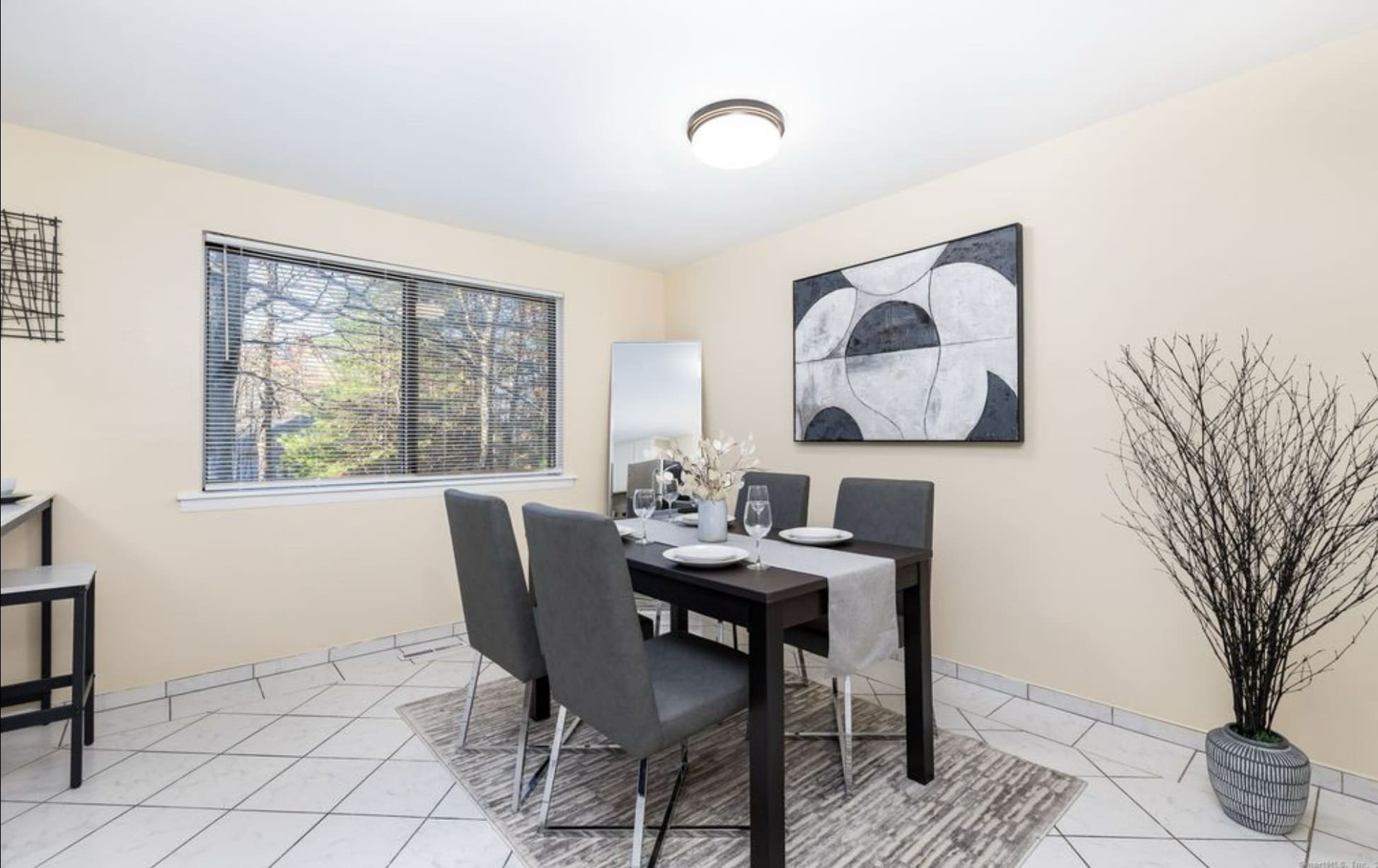 Building Photo - 47 Conestoga Way