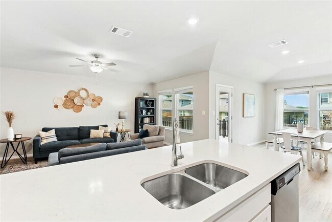 Building Photo - 806 Vineyard Falls Rd