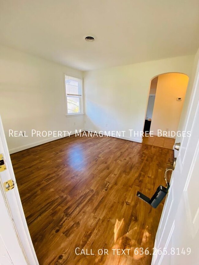 Primary Photo - Beautiful 2br/1ba Lindendwood Park Home