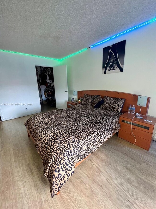 Building Photo - 8005 Lake Dr