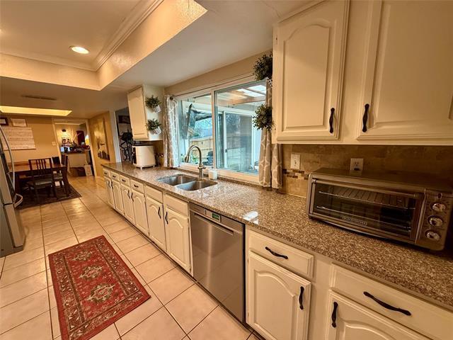 Building Photo - 2104 Victoria Rd