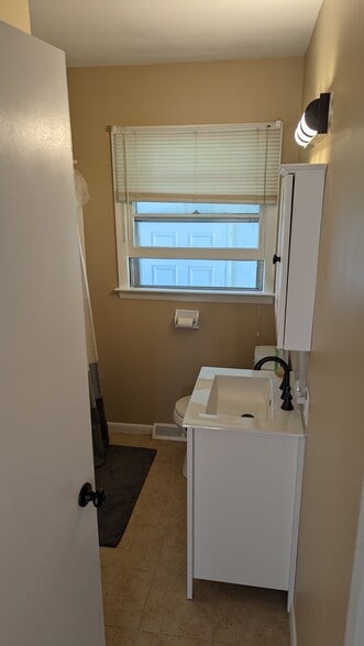 Building Photo - 732 Fairview Rd