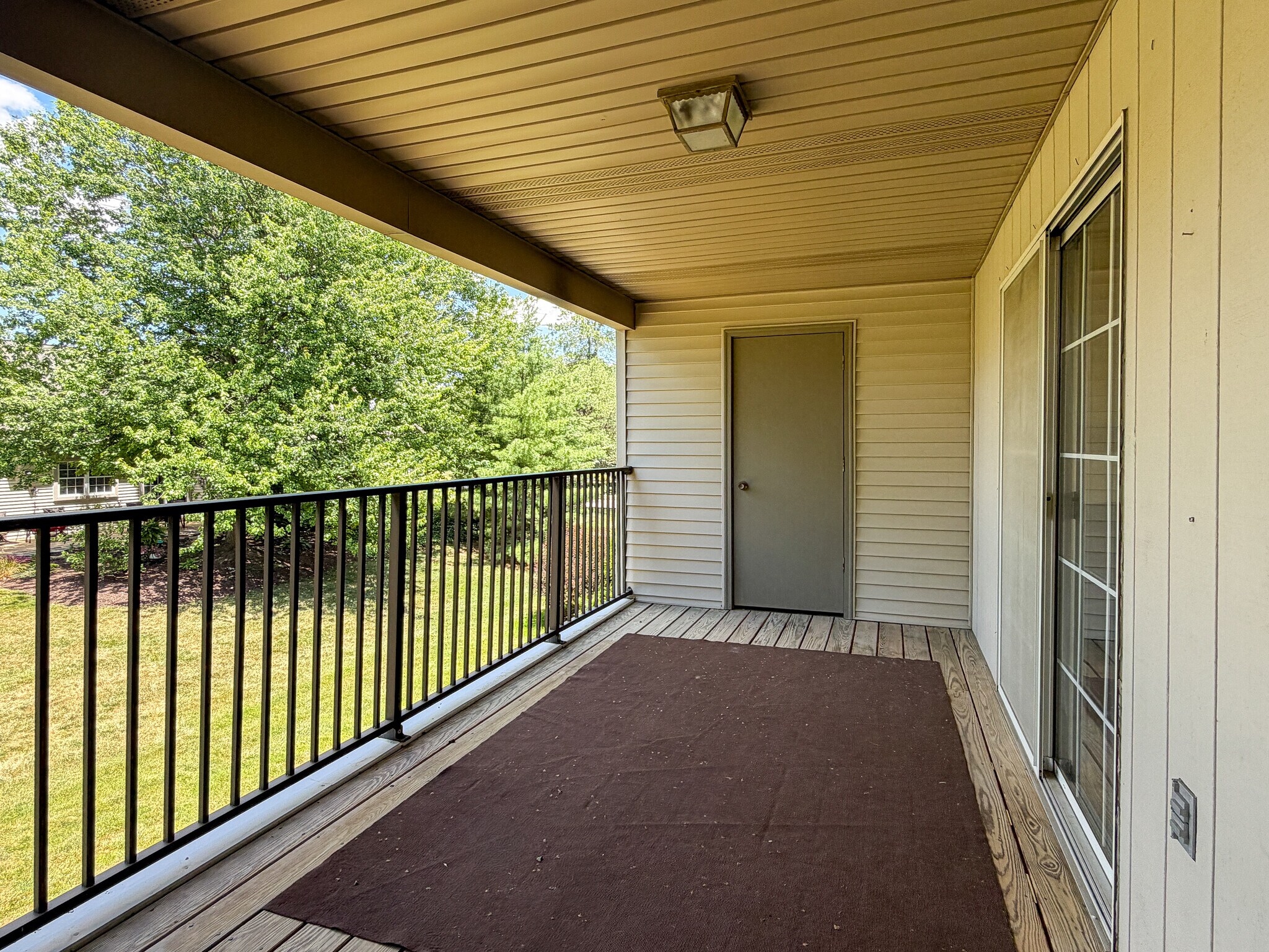 Building Photo - 208 Greenview Dr
