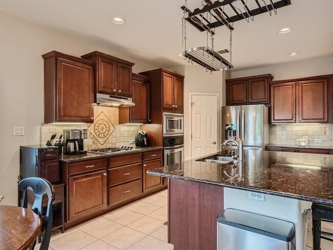 Building Photo - 2601 Sixpence Ln