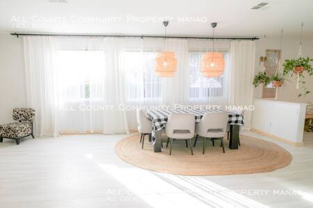 Building Photo - FULLY FURNISHED 3BED 2 BA HOUSE ON SCGA GO...