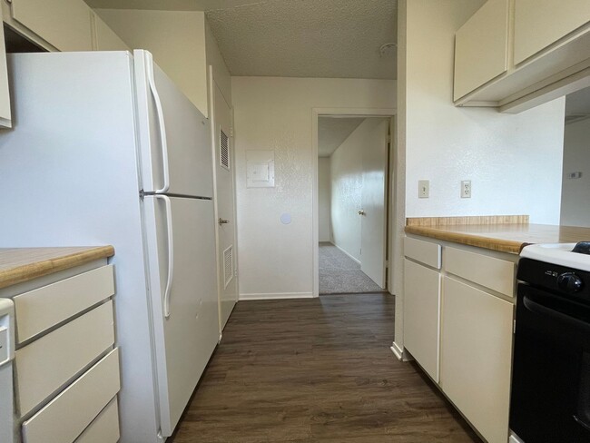 Building Photo - 9339-33 Musselman Dr.